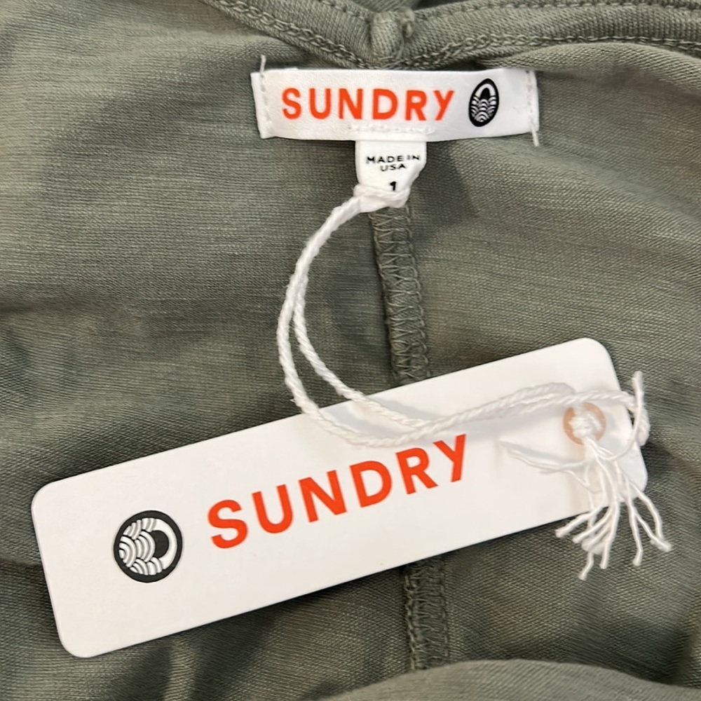 NEW Sundry Easy V-neck Jumpsuit in Sage Green - Picture 4 of 6